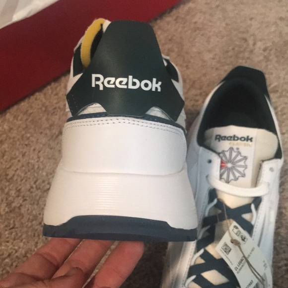 NWT Reebok CL Legacy - Picture 5 of 6